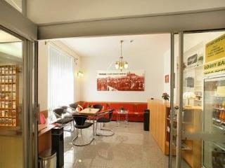 Golden Garni מלון 3*